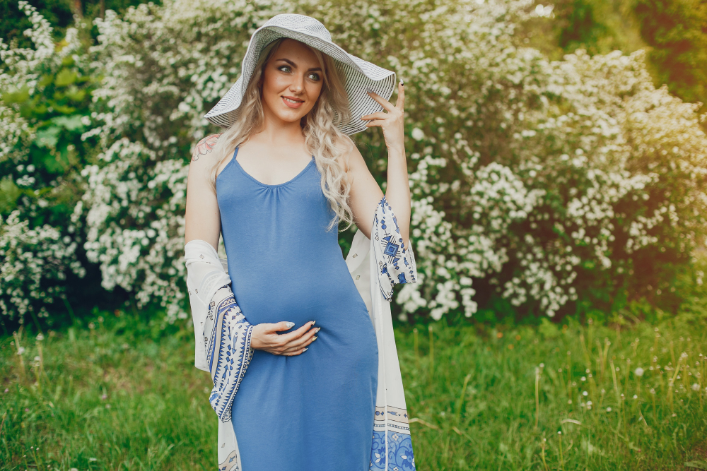How should clothes be during pregnancy?